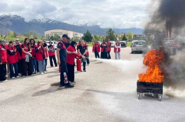 Uluslararası Damla Gönüllülerine yangın eğitimi verildi 