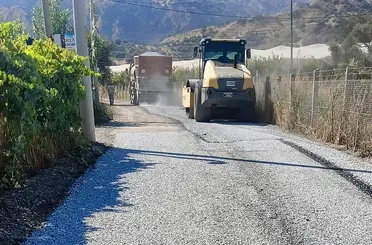 Umurlu’da asfaltlama çalışmaları devam ediyor
