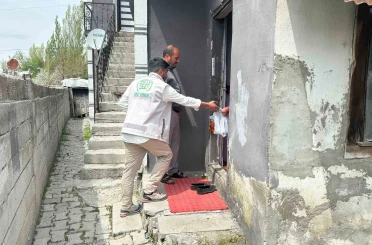 Umut Kervanı Ağrı’da yüzlerce hanenin sofrasına kurban eti ulaştırdı 