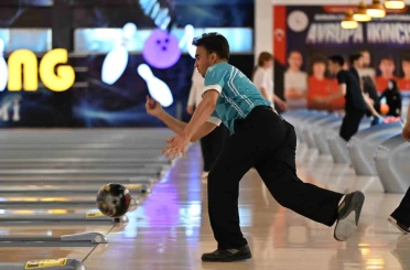 Ünilig Bowling Türkiye Şampiyonasında birinciler ödüllerini aldı 