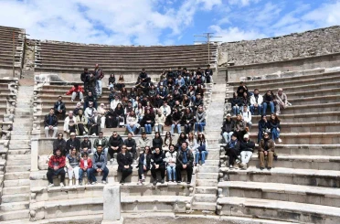 Üniversite öğrencilerine Bergama ve Ödemiş gezisi 