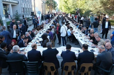Üniversite öğrencilerine hoş geldiniz kahvaltısı 