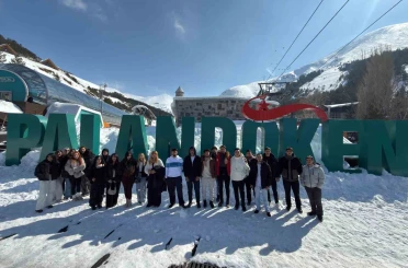 Üniversiteli gençler Erzurum’u gezdi 