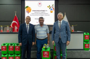 Üreticiye, Akdeniz meyve sineği tuzağı dağıtıldı 