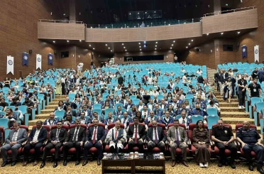 Uşak Üniversitesi mezunlarını mesleki yaşama uğurladı 