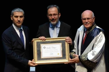 Uşak Üniversitesinde 2025-2026 akademik yılı törenle başladı 