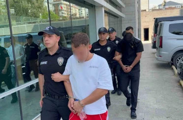 Uyuşturucu operasyonunda gözaltına alınan 4 şüpheli adliyeye sevk edildi 