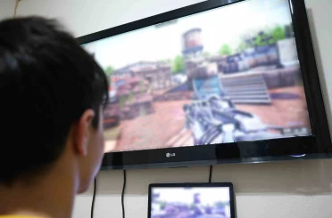 Uzmanlardan "Çocuklar gördüklerini gerçek hayata taşıyor" uyarısı 