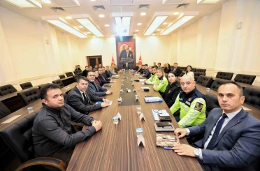 Vali Akbıyık başkanlığında ‘Okul Güvenliği’ toplantısı yapıldı 