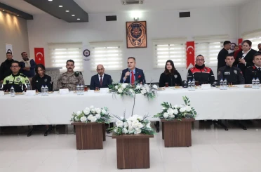 Vali Akbıyık bayramda güvenlik güçleri ile bir araya geldi 