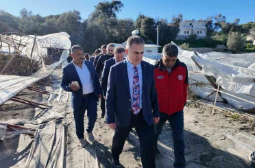 Vali Akbıyık, Seydikemer’de selden etkilenen çiftçilerle bir araya geldi 