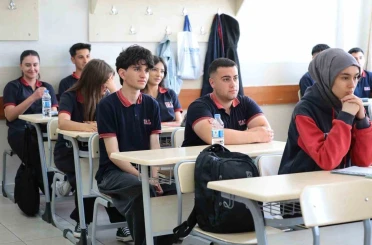 Vali Aydoğdu, Ulalar Anadolu Lisesi’nde öğrenci ve öğretmenlerle buluştu 