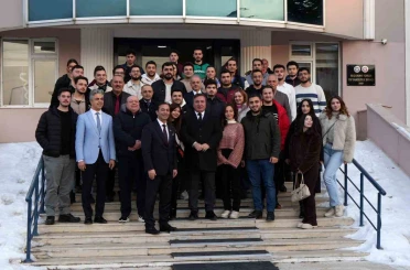 Vali Aydoğdu’dan gençlere mesaj: "Gençler yüksek sesle değil, aynı hizadan konuşulmak istiyor" 