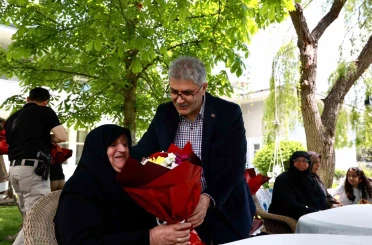 Vali Çelik, şehit annelerini ağırladı 