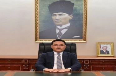 Vali Çiçek: "Öğretmen olmayı seçerken adanmışlığı, fedakârlığı tercih ettiniz" 
