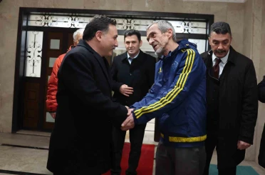Vali Çiçek’ten ev ziyareti 
