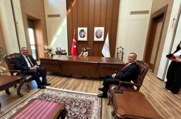 Vali Kemal Çeber, koltuğunu Eylül Lina Yıldız’a devretti 