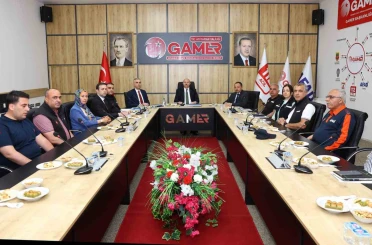 Vali Küçük, 112 Acil Çağrı Merkezi’nde incelemelerde bulundu 