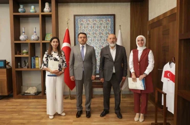 Vali Musa Işın’dan Ulu Camii’nin dijital rehber sistemini hazırlayan eğitimcilere tebrik 