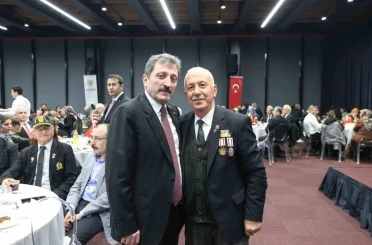Vali Orhan Tavlı: "Özgürlüğümüzü şehitlerimize ve gazilerimize borçluyuz" 