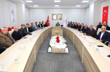Vali Osman Varol, muhtarlarla istişare toplantısı yaptı 