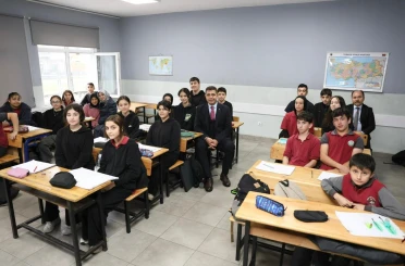 Vali Selçuk Aslan, öğrencilerle bir araya geldi 