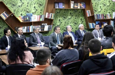Vali Sözer, Bozüyük MYO öğrencileriyle buluştu 