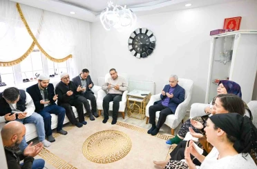 Vali Turan ve Kaymakam Yıldız Rümeysa Sanpur’un ailesine taziyede bulundu 