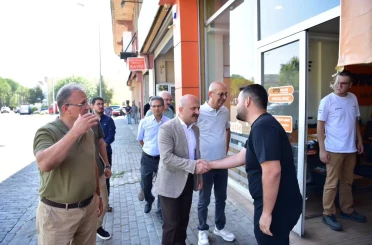 Vali Varol, Toptan Gıdacılar Çarşısı’nda esnaf ve vatandaşlarla buluştu 