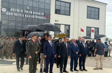 Valiye şemsiye var, gazilere yok 