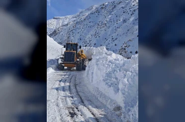 Van-Çatak karayolu ulaşıma açılmaya çalışılıyor 