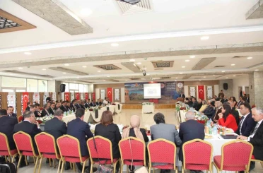 Van Gölü’nden yaklaşık 2 milyon metreküp bir dip çamuru çıkarıldı 