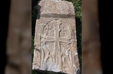 Van’da 2 adet kabartma taş stel ele geçirildi 