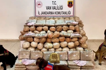 Van’da 333 kilo skunk ele geçirildi 