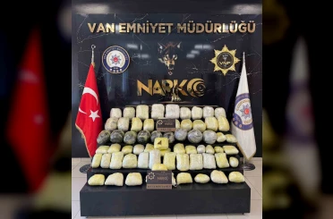 Van’da durdurulan kamyondan 74 kilo uyuşturucu çıktı 
