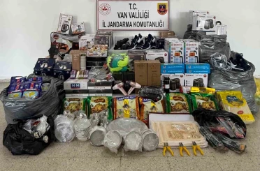 Van’da gümrük kaçağı malzeme ele geçirildi 