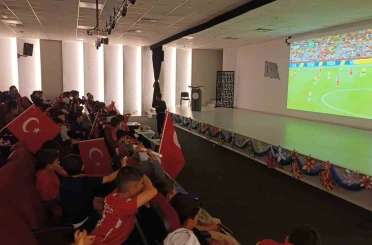Van’da milli maç heyecanı 