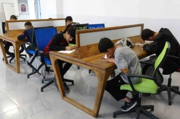 Van’da öğrenciler ara tatilde hem öğrendi hem yarıştı 