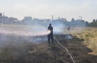 Van’da örtü üstü yangın
