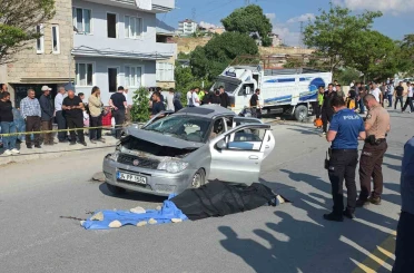Van’da otomobil kamyonetle çarpıştı: 1 ölü, 4 yaralı 