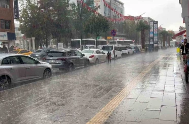 Van’da sağanak yağış 