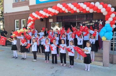 Vezirköprü’de İlköğretim Haftası kutlaması 