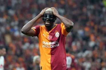 Victor Osimhen’in ayak bileğinde gerilme tespit edildi 