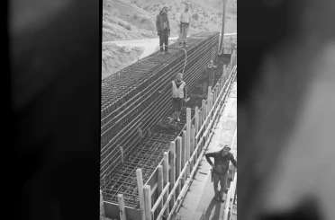 Viyadük inşaatının çökmesi sonucu hayatını kaybedenler olayın hemen öncesinde birlikte poz vermiş 