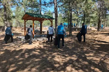 Yalvaç’ta denetimli serbestlik hükümlülerinden çevre temizliği
