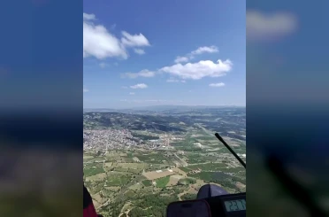 Yamaç paraşütüyle buldan semalarında uçtu 