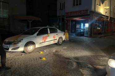 "Yan baktın" diyerek kuryeyi bıçaklayıp kaçtılar 