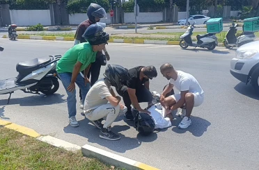 Yangına giden itfaiyeye yol vermek isterken minibüse çarptı 