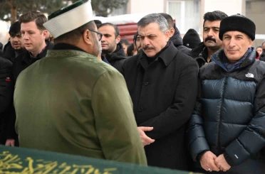 Yangında hayatını kaybeden 2 kişi gözyaşları arasında toprağa verildi 