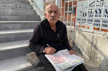 Yarım asırdır her gün bulmaca çözüyor 